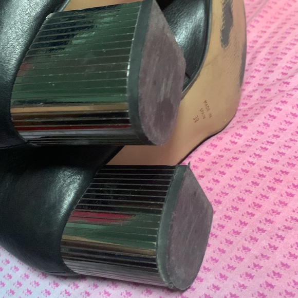 L’intervalle black leather boots in good used condition. - Picture 7 of 7